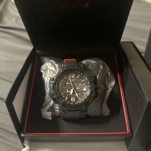 G shock gravity master gps solar mens watch like new great watch GPW-1000-2A